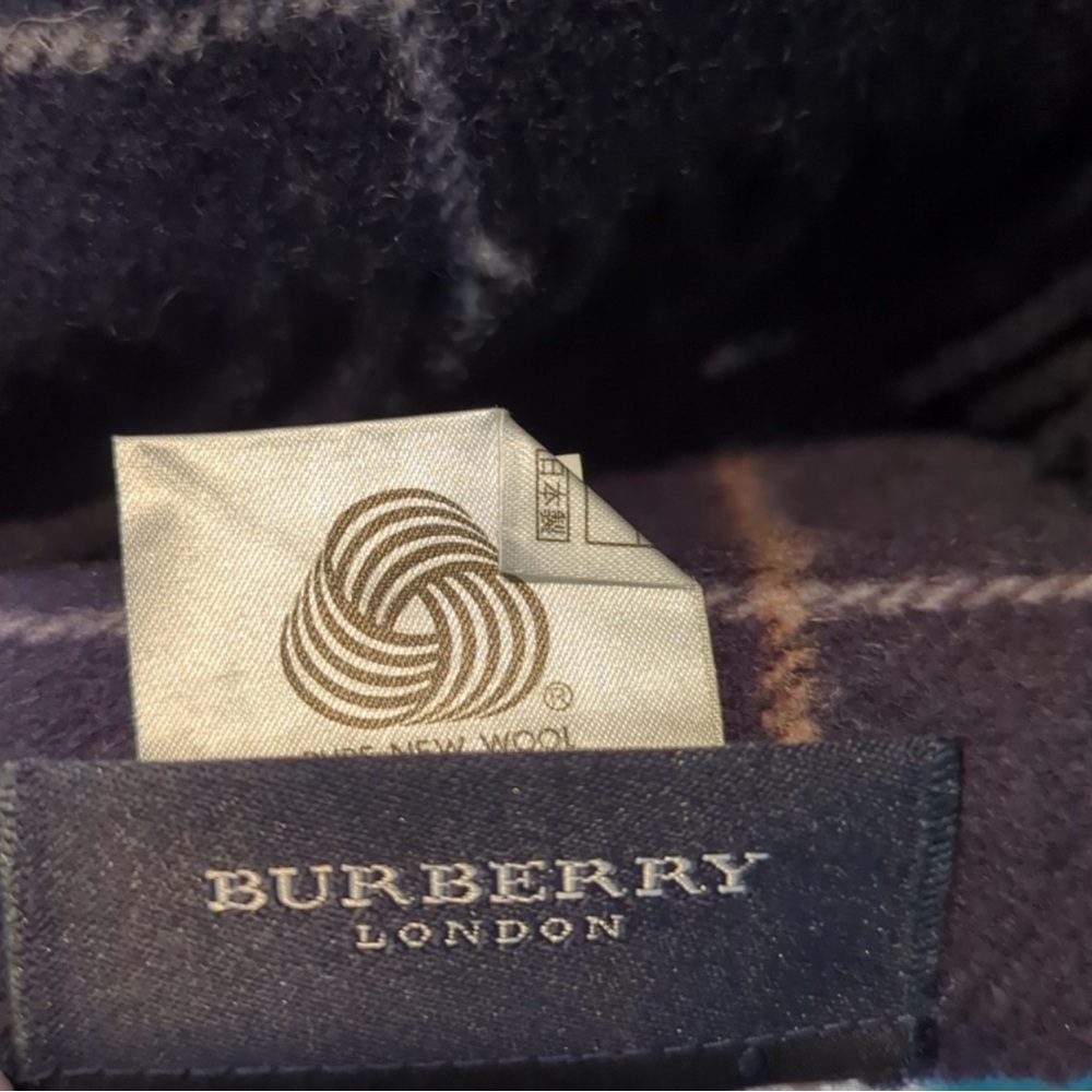 Burberry Navy Blue & White Checkered Shawl EUC unisex scarf - Picture 4 of 7